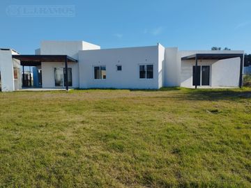 Casa en  Barrio Manuel Belgrano FLL