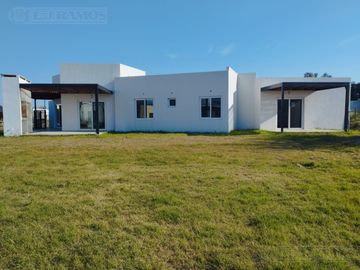 Casa en  Barrio Manuel Belgrano FLL
