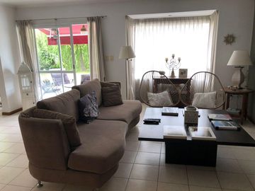 Casa en ombues