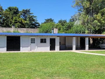 Casa en venta - 4 Dormitorios 3 Baños - Cocheras - 2.700Mts2 - Virrey del Pino, La Matanza