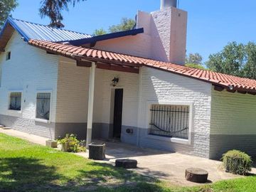 Casa en venta - 4 Dormitorios 3 Baños - Cocheras - 2.700Mts2 - Virrey del Pino, La Matanza