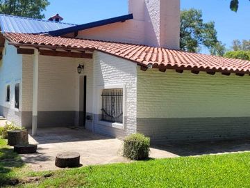 Casa en venta - 4 Dormitorios 3 Baños - Cocheras - 2.700Mts2 - Virrey del Pino, La Matanza