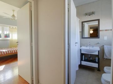 CASA 5 AMBIENTES CON FONDO Y PILETA