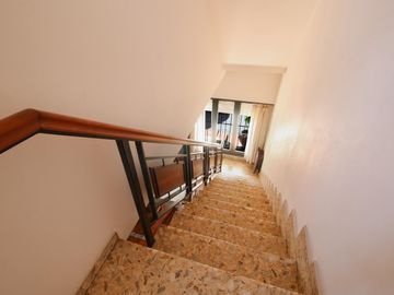 CASA 5 AMBIENTES CON FONDO Y PILETA