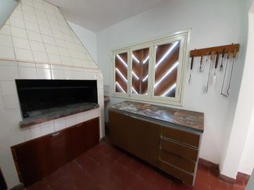 2 CASAS EN VENTA EN BLOCK  SOBRE ESPECTACULAR LOTE DE 10 x 43,30