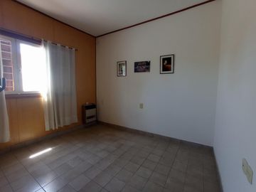 2 CASAS EN VENTA EN BLOCK  SOBRE ESPECTACULAR LOTE DE 10 x 43,30
