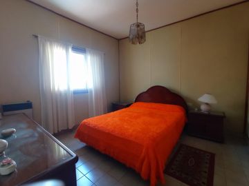 2 CASAS EN VENTA EN BLOCK  SOBRE ESPECTACULAR LOTE DE 10 x 43,30