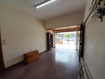 2 CASAS EN VENTA EN BLOCK  SOBRE ESPECTACULAR LOTE DE 10 x 43,30