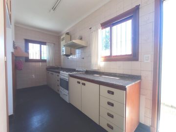 2 CASAS EN VENTA EN BLOCK  SOBRE ESPECTACULAR LOTE DE 10 x 43,30
