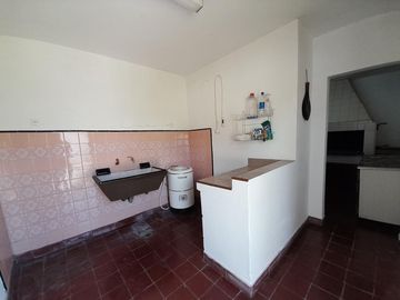 2 CASAS EN VENTA EN BLOCK  SOBRE ESPECTACULAR LOTE DE 10 x 43,30