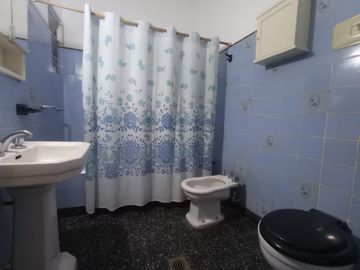 2 CASAS EN VENTA EN BLOCK  SOBRE ESPECTACULAR LOTE DE 10 x 43,30