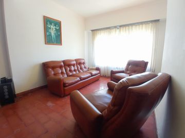2 CASAS EN VENTA EN BLOCK  SOBRE ESPECTACULAR LOTE DE 10 x 43,30