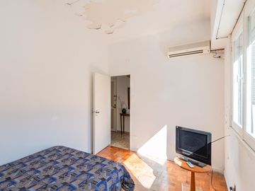 Departamento tipo Casa. Tres ambientes. Balcón. Villa Crespo
