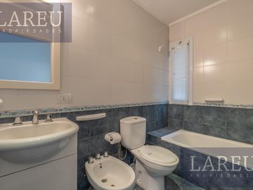 Casa en Venta con renta - Barrio Privado Los Tacos