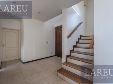 Casa en Venta con renta - Barrio Privado Los Tacos