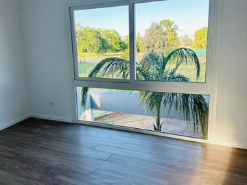 Casa en venta - 4 Dormitorios 4 Baños - 800Mts2 - Canning