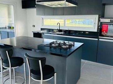 Casa en venta - 4 Dormitorios 4 Baños - 800Mts2 - Canning