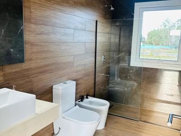 Casa en venta - 4 Dormitorios 4 Baños - 800Mts2 - Canning
