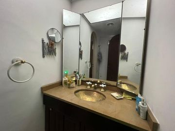 Casa terreno propio 8 ambientes