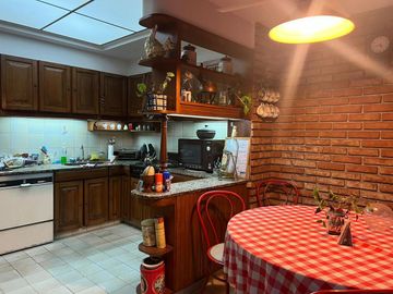 Casa terreno propio 8 ambientes