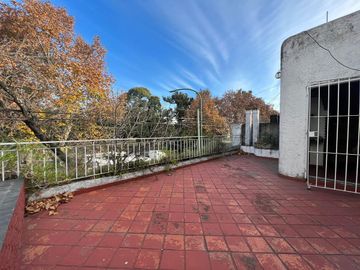 Casa terreno propio 8 ambientes