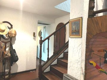 Casa terreno propio 8 ambientes