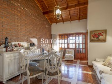 Venta Casa 5 ambientes en Villa Luzuriaga