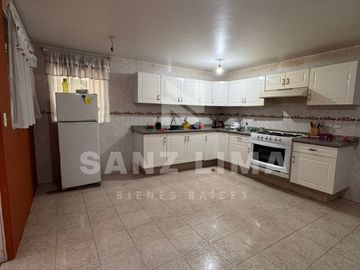Jurica Acueducto: En venta casa en fraccionamiento privado