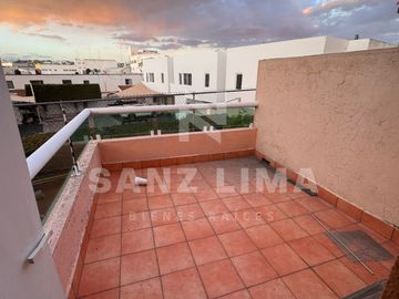 Jurica Acueducto: En venta casa en fraccionamiento privado