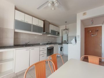 Venta Departamento Rosario barrio Martin  2 dormitorios amplio balcon cerrado