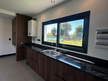 PREVENTA | EXCELENTE CASA EN BARRIO PRIVADO