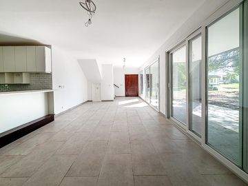 Venta Casa 4 Ambientes 720m2, Santa Clara, Manzanares.