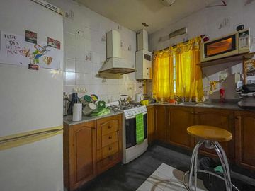 Casa de 2 dormitorios con jardín y pileta