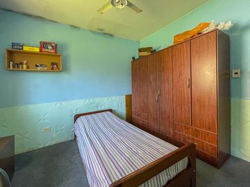 Casa de 2 dormitorios con jardín y pileta