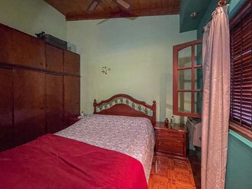 Casa de 2 dormitorios con jardín y pileta