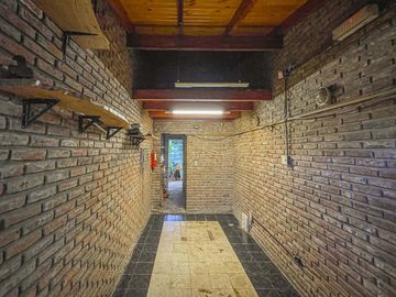 Casa de 2 dormitorios con jardín y pileta