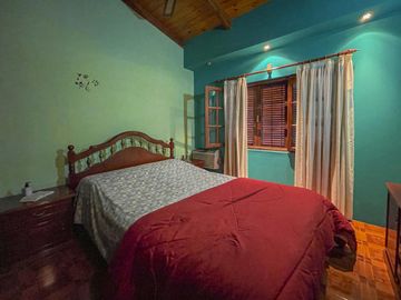 Casa de 2 dormitorios con jardín y pileta