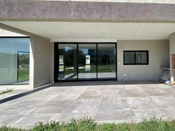 Casa en Venta en San Matias Barrio Privado - A Estrenar