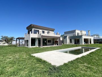Casa en Venta en San Matias Barrio Privado - A Estrenar