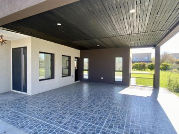 Casa en Venta en San Matias Barrio Privado - A Estrenar