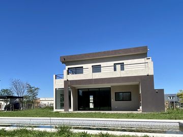 Casa en Venta en San Matias Barrio Privado - A Estrenar