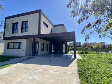 Casa en Venta en San Matias Barrio Privado - A Estrenar