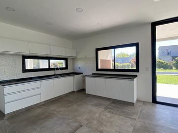 Casa en Venta en San Matias Barrio Privado - A Estrenar