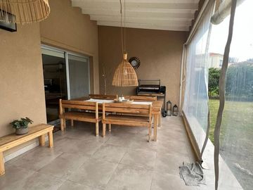 Venta c/renta casa al rio 5 Amb. con Piscina en San Marco Villanueva Tigre GV