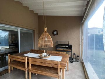 Venta c/renta casa al rio 5 Amb. con Piscina en San Marco Villanueva Tigre GV