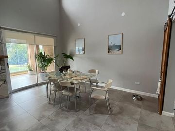 Venta c/renta casa al rio 5 Amb. con Piscina en San Marco Villanueva Tigre GV