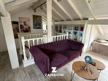 Importante chalet en venta frente a Plaza Del Agua