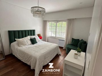 Importante chalet en venta frente a Plaza Del Agua