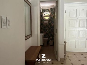 Importante chalet en venta frente a Plaza Del Agua