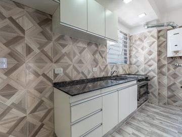 Increíble departamento de 4 ambientes refaccionado con balcón en venta